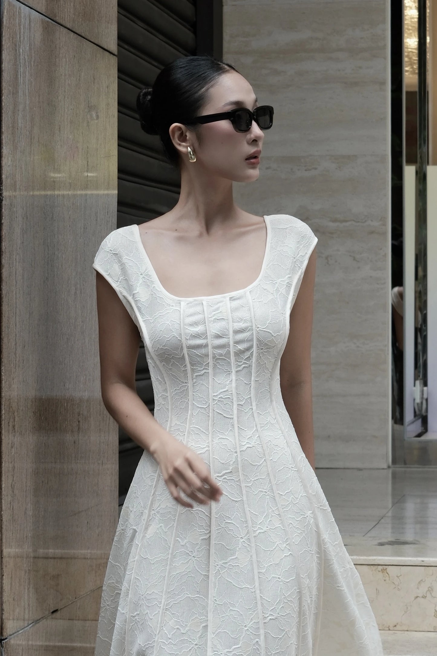 9AM to 9PM Lace Dress in ivory - bodice detail