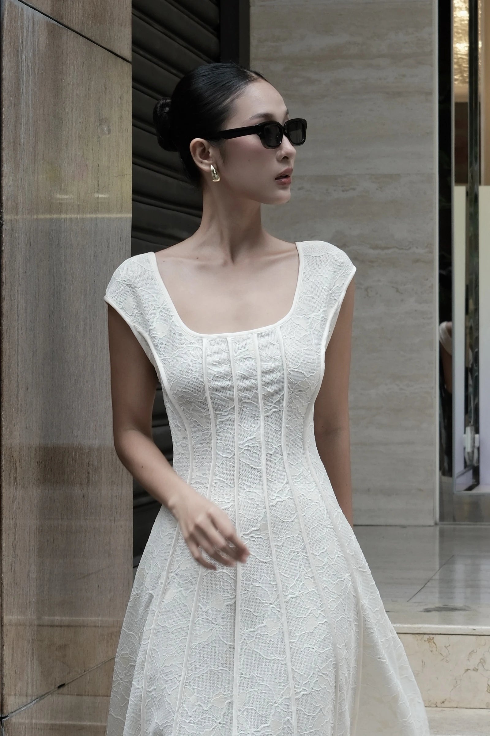 9AM to 9PM Lace Dress in ivory - bodice detail