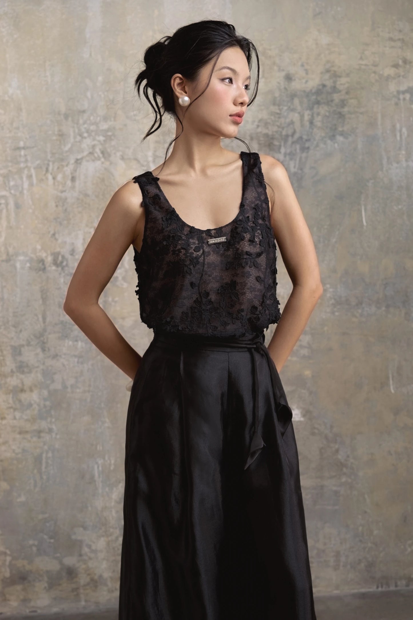 Oreo Latte x La Pearl Set in black - lace tank detail